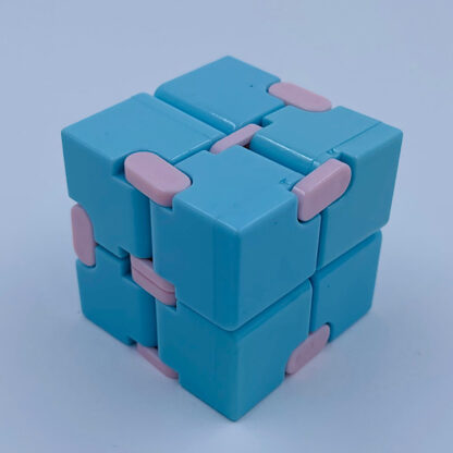 Infinity Cube pastelfarvet lyseblå Fidget Toy