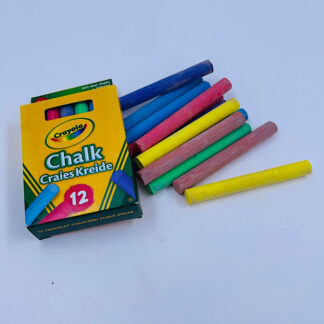 kridt til tavlen tavlekridt crayola crayon chalk i alle farver 12 farver og varianter i en pakke til små gaver og krea udpakket