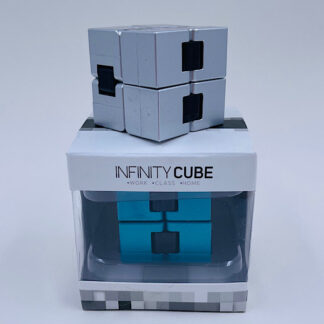 infinitycube infinity cube sølv og metalturkis fidget toys små gaver sjov opgave at løse samlet