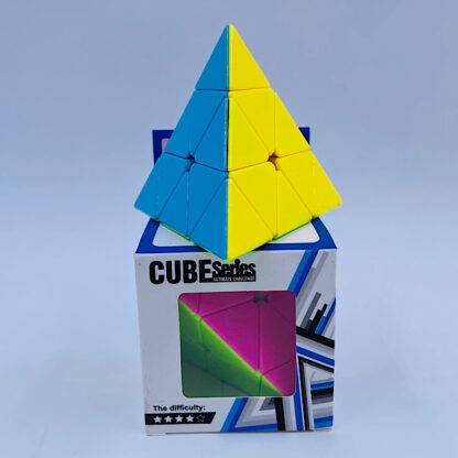 rubiks kube rubix cube rubixcube rubikskube sjov og udfordrende trekant pyramid cube svær flotte farver små gaver toys