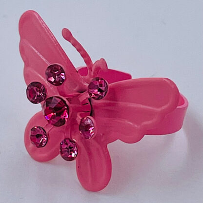 Lyserød sommerfugl med diamanter justerbar ring af metal