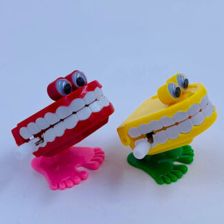 Optrækkelig Klaprende tænder med føder Clockwork Legetøj Små gaver